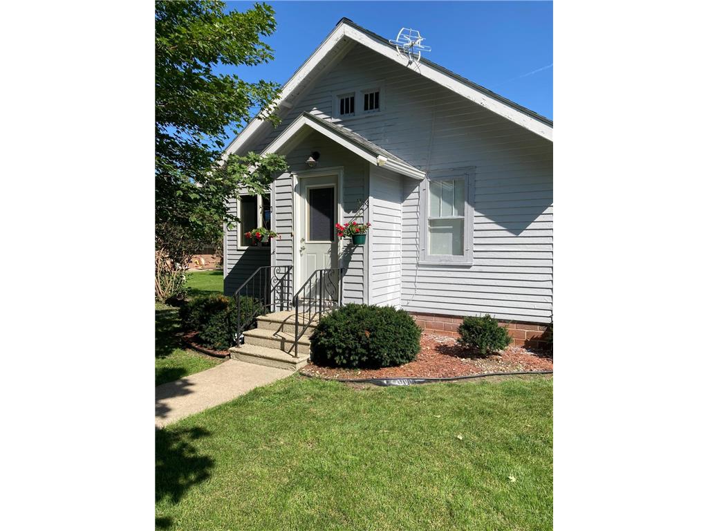 213 Brown Street W Comfrey MN 56019 6425366 image1