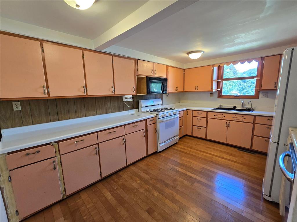 213 E Fremont Street Spring Valley MN 55975 7088519 image10