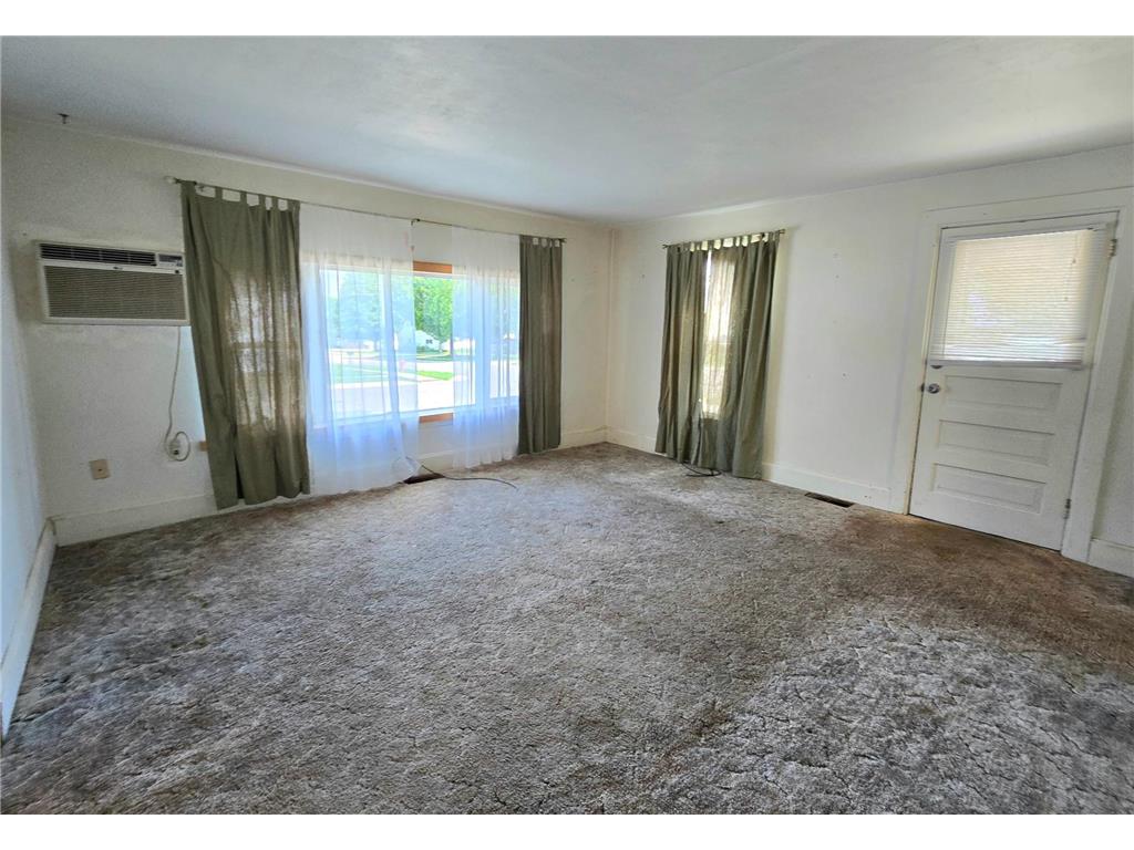 213 E Fremont Street Spring Valley MN 55975 7088519 image5