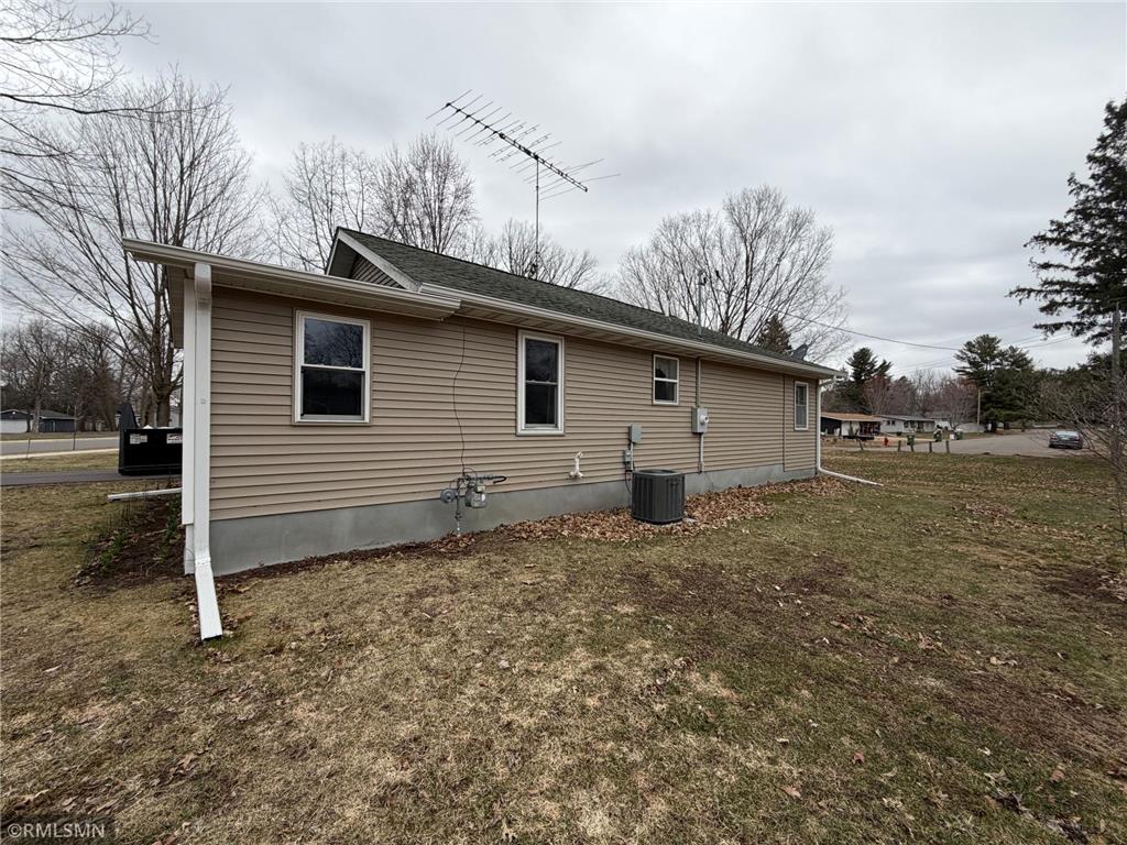 213 E Park Avenue Luck WI 54853 7051766 image24