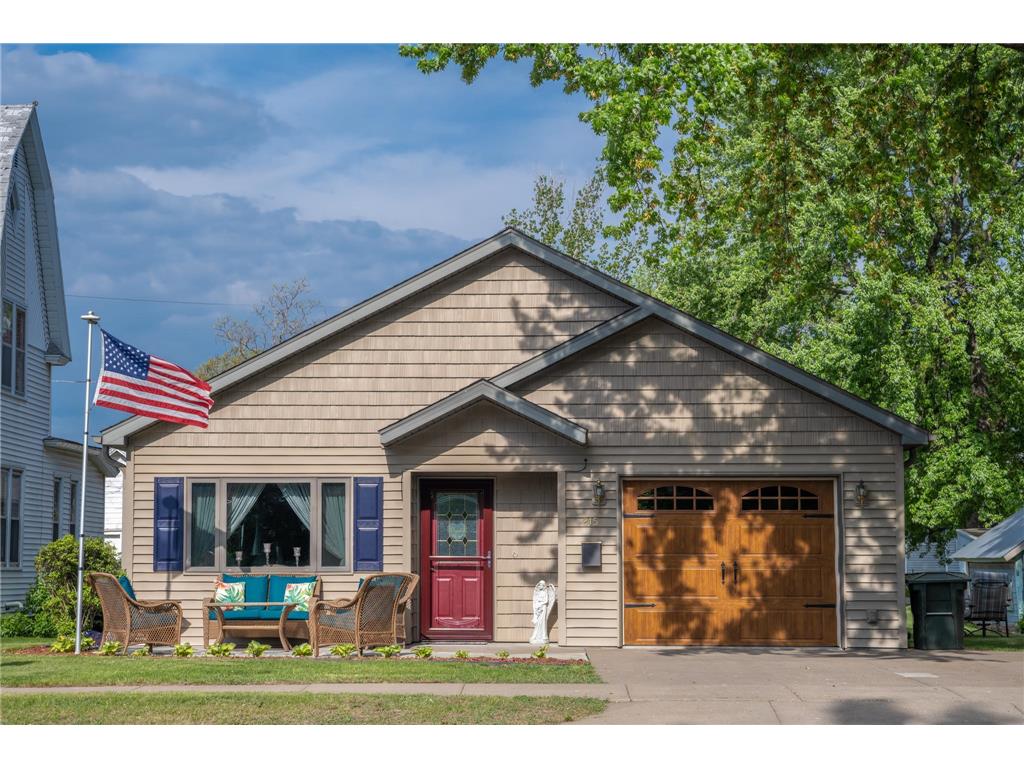 215 Harriman Avenue N Amery WI 54001 6723315 image1