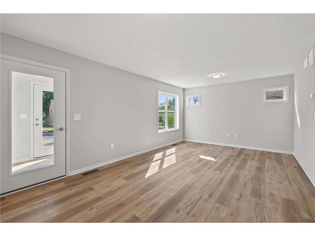 213 N Walnut Street Chaska MN 55318 6787431 image7