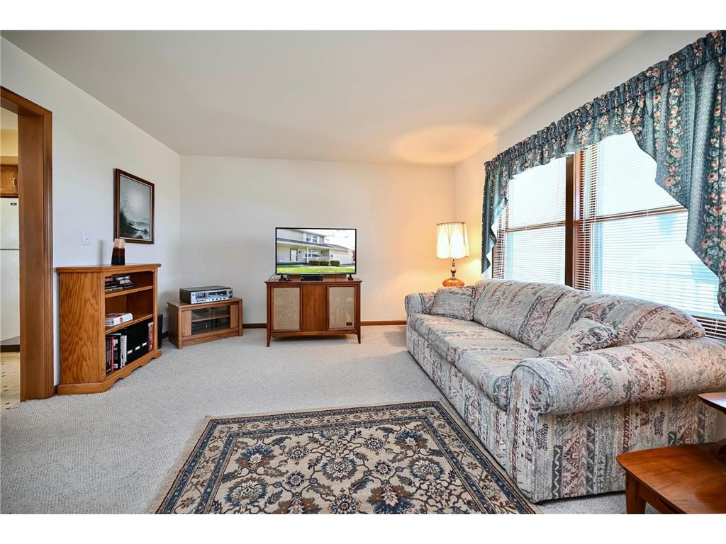 213 Sunset Avenue NW Altura MN 55910 7066199 image4