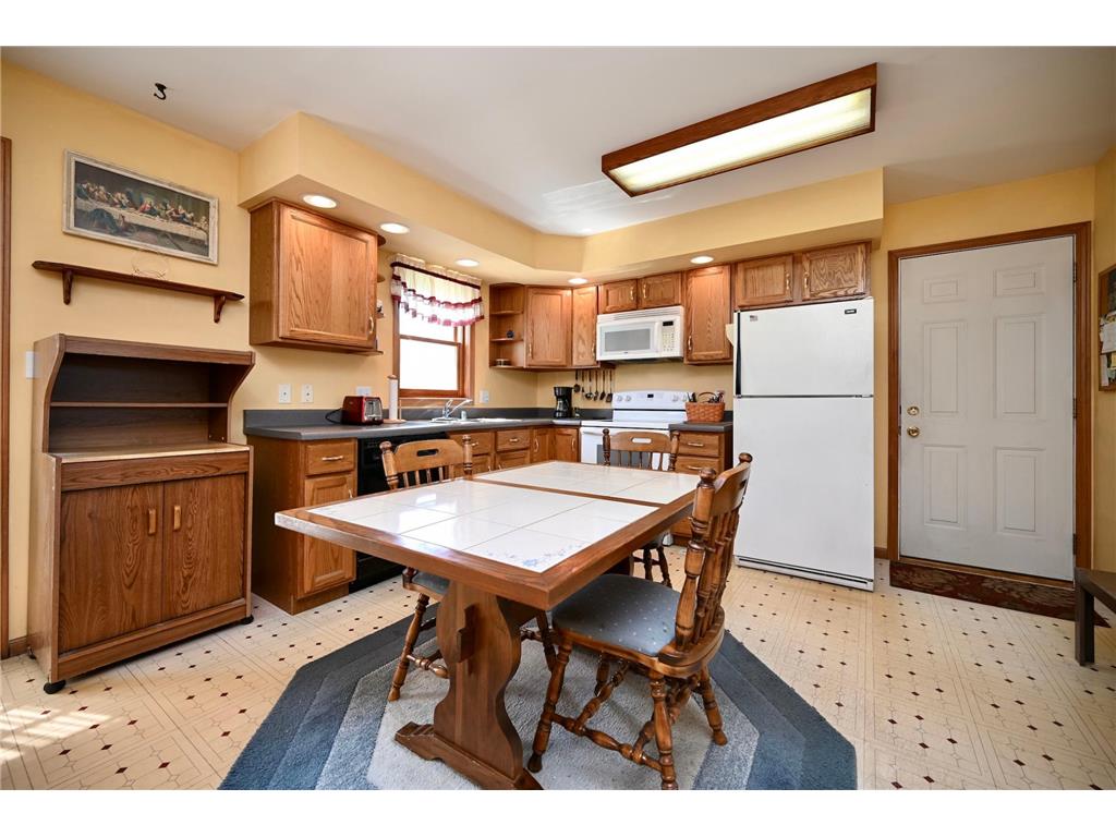 213 Sunset Avenue NW Altura MN 55910 7066199 image5