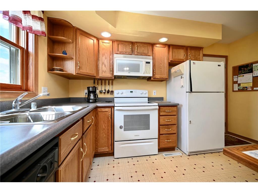 213 Sunset Avenue NW Altura MN 55910 7066199 image7