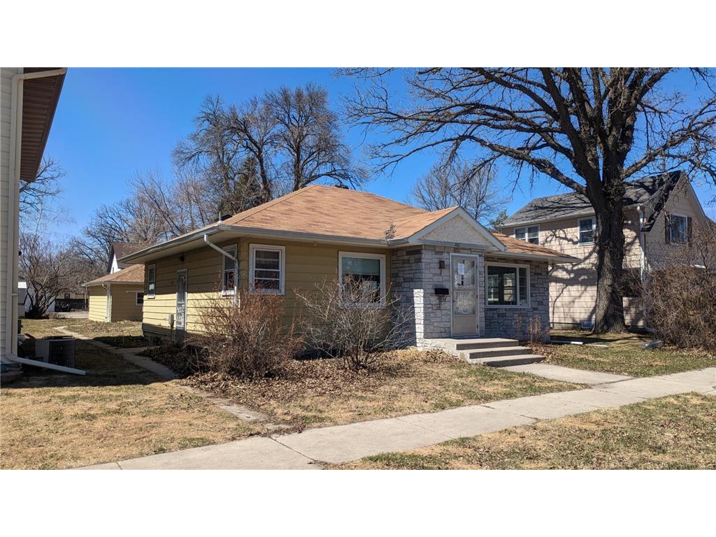 213 Tindolph Avenue N Thief River Falls MN 56701 6364927 image1