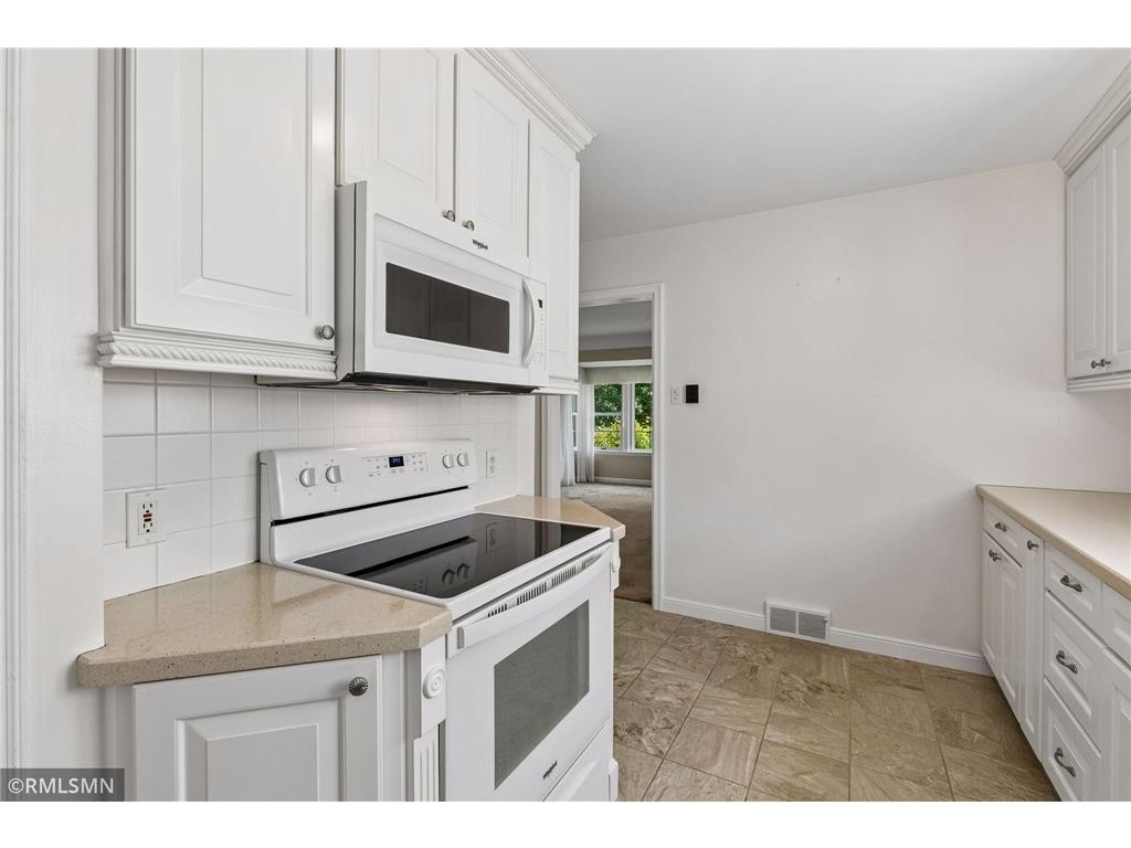 2133 Highland Parkway Saint Paul MN 55116 7088731 image12
