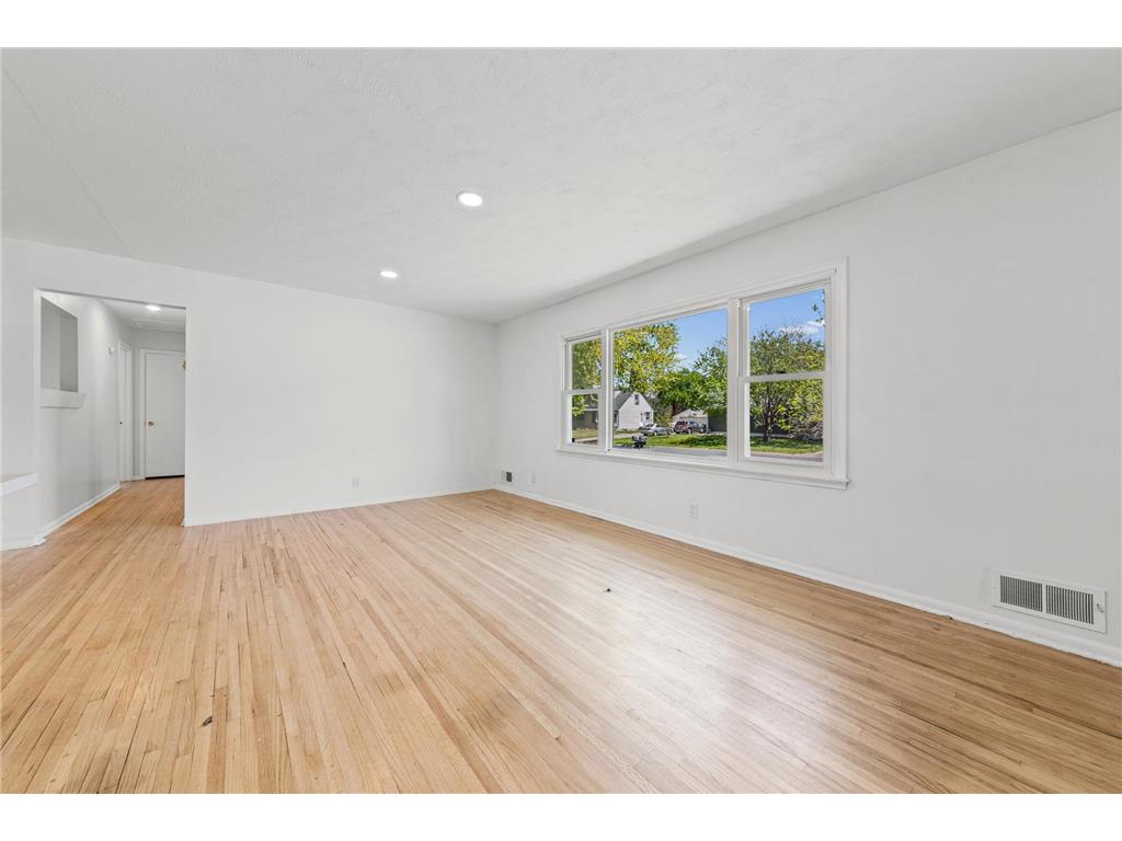 2134 Garnet Drive Eagan MN 55122 7052751 image3