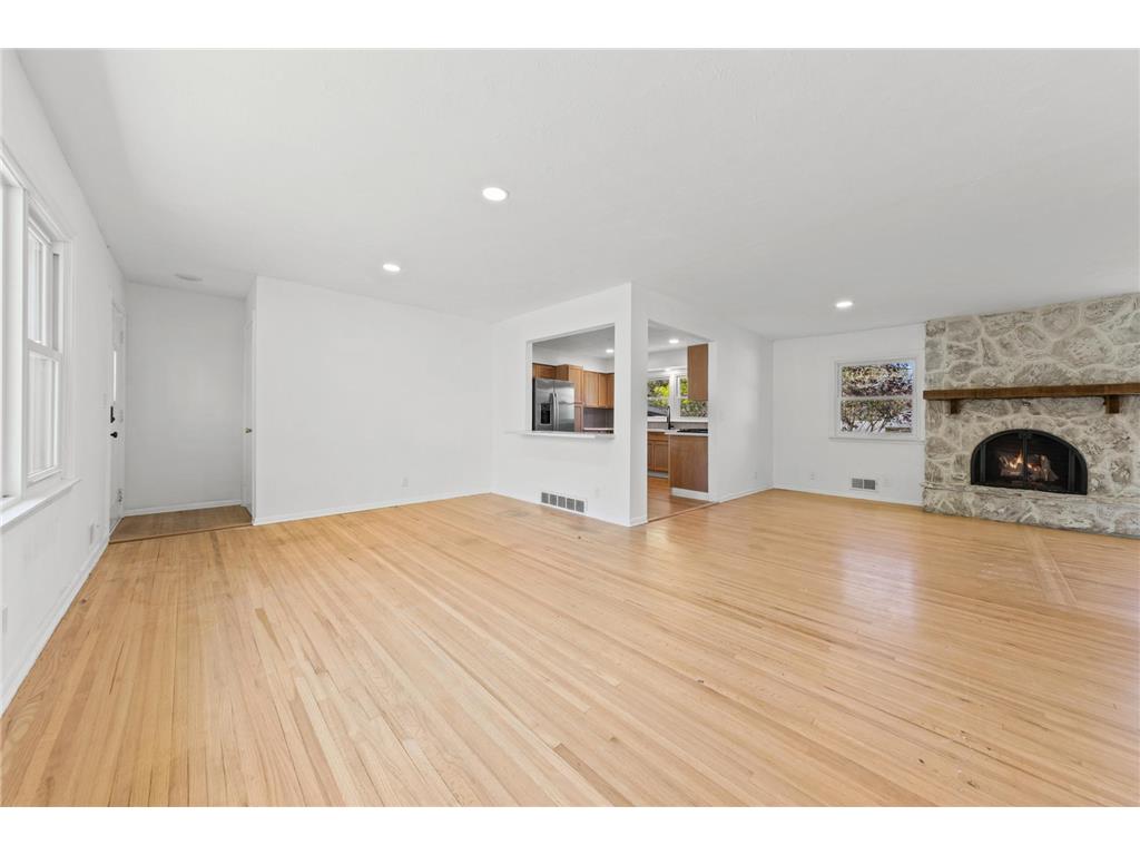 2134 Garnet Drive Eagan MN 55122 7052751 image4