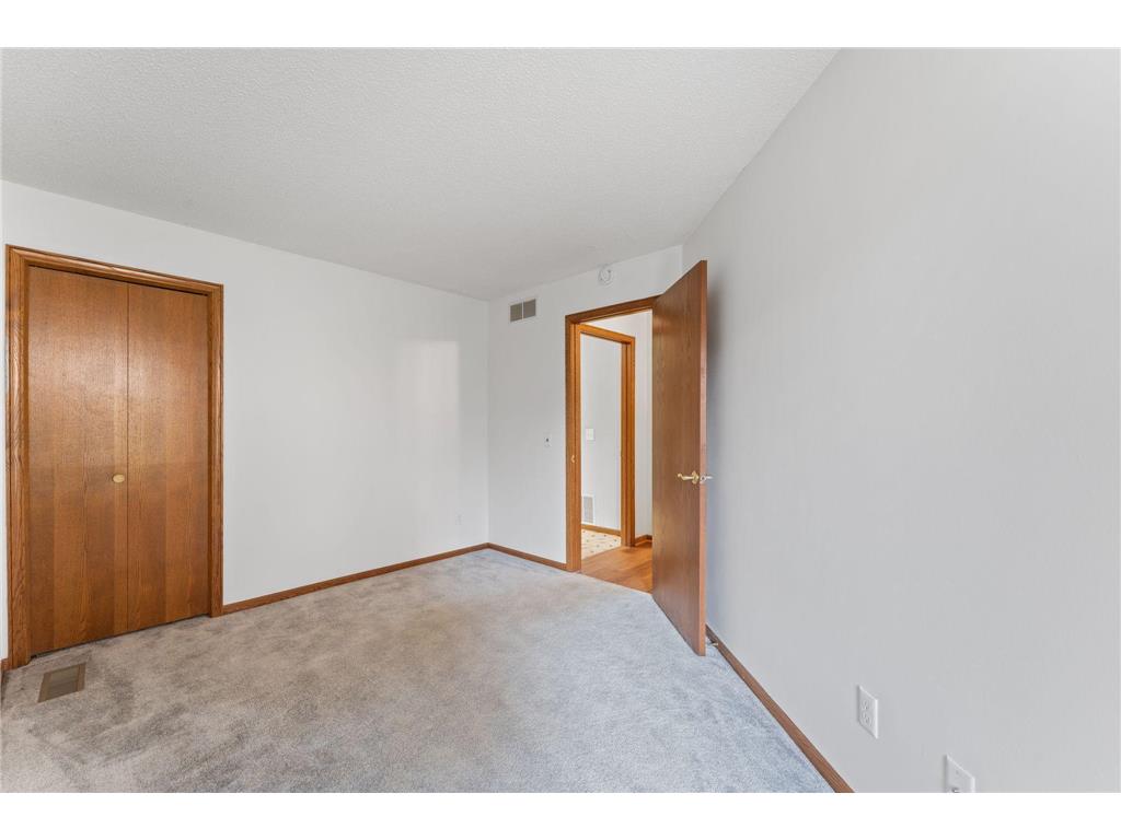 2136 49th Way E Inver Grove Heights MN 55077 7048941 image21