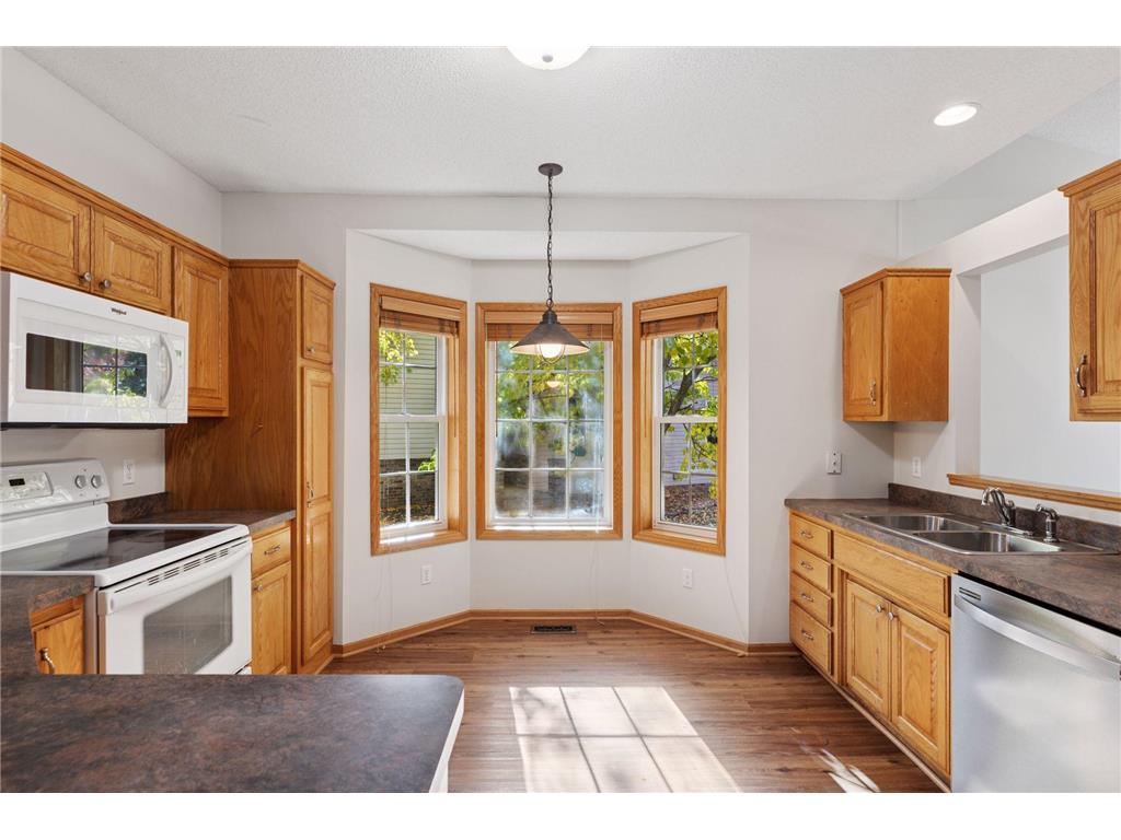 2137 Albemarle Court N Roseville MN 55113 6824606 image10