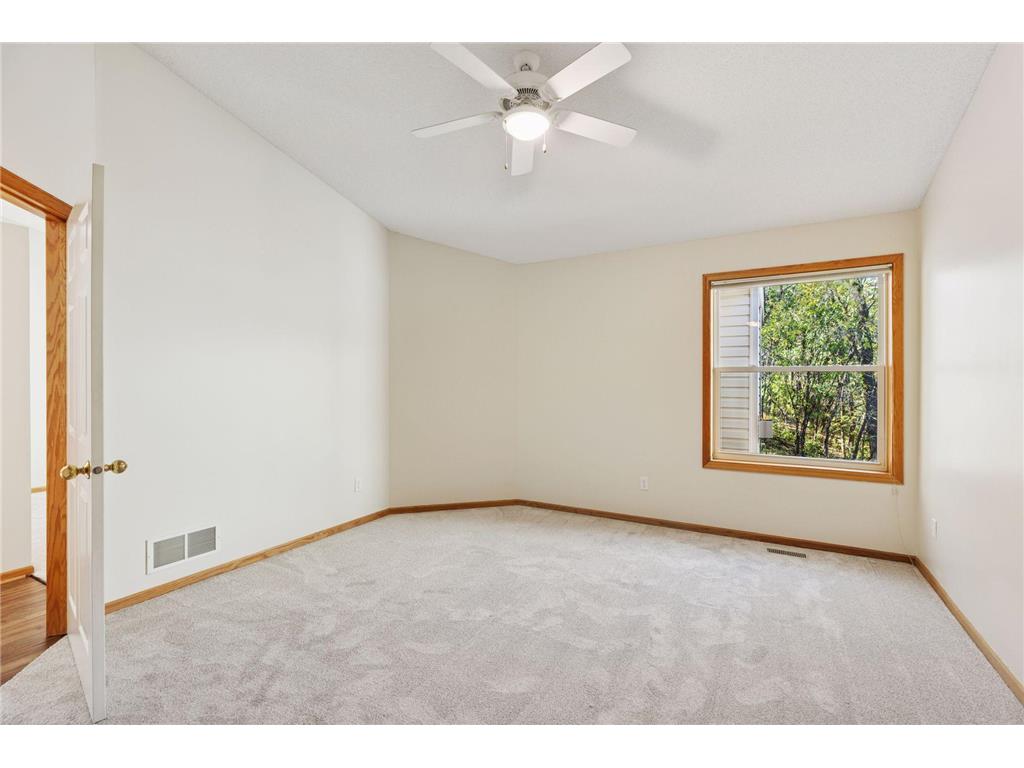 2137 Albemarle Court N Roseville MN 55113 6824606 image20