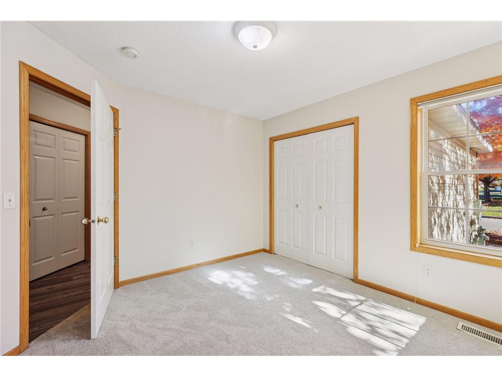 2137 Albemarle Court N Roseville MN 55113 6824606 image25