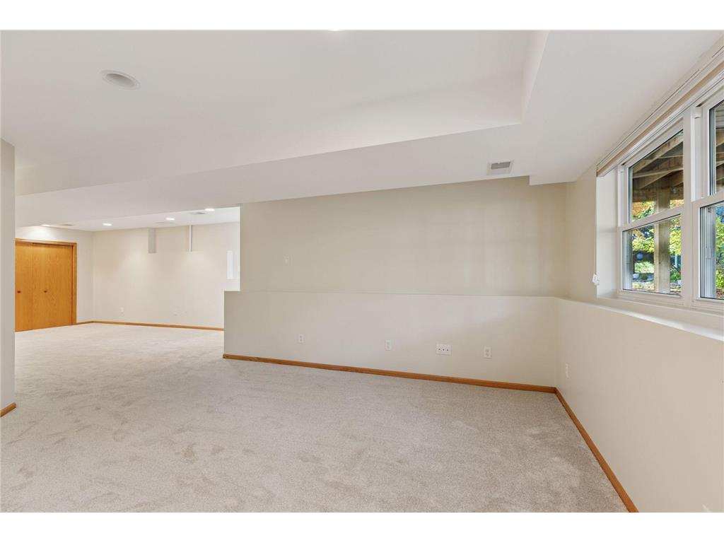 2137 Albemarle Court N Roseville MN 55113 6824606 image34