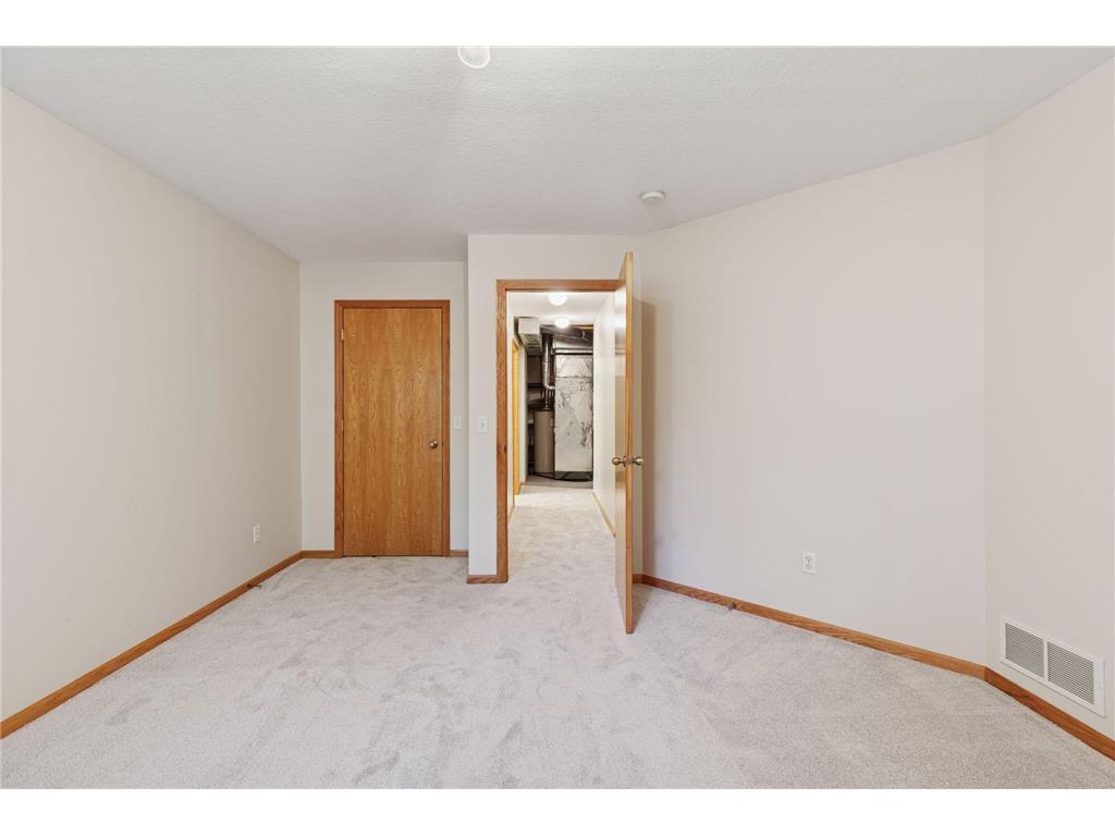 2137 Albemarle Court N Roseville MN 55113 6824606 image36