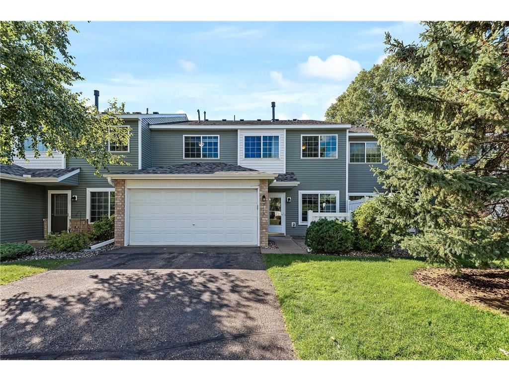 2137 Grenadier Avenue N, Oakdale, MN 55128 MLS 6258653 Edina Realty