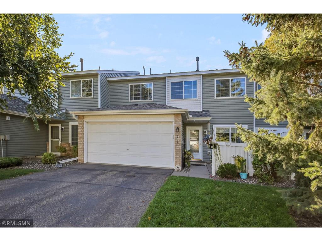 2137 Grenadier Avenue N Oakdale MN 55128 6611572 image1