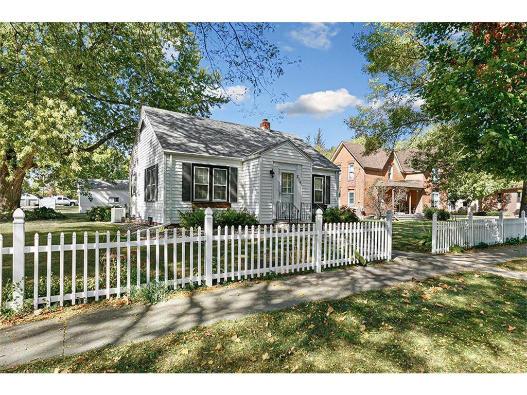 214 Ash Avenue N New Richland MN 56072 6615420 image1