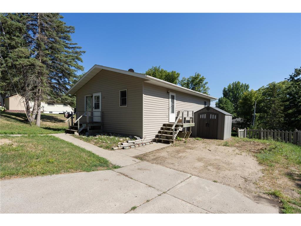 214 E Cherry Avenue Fergus Falls MN 56537 6407009 image1