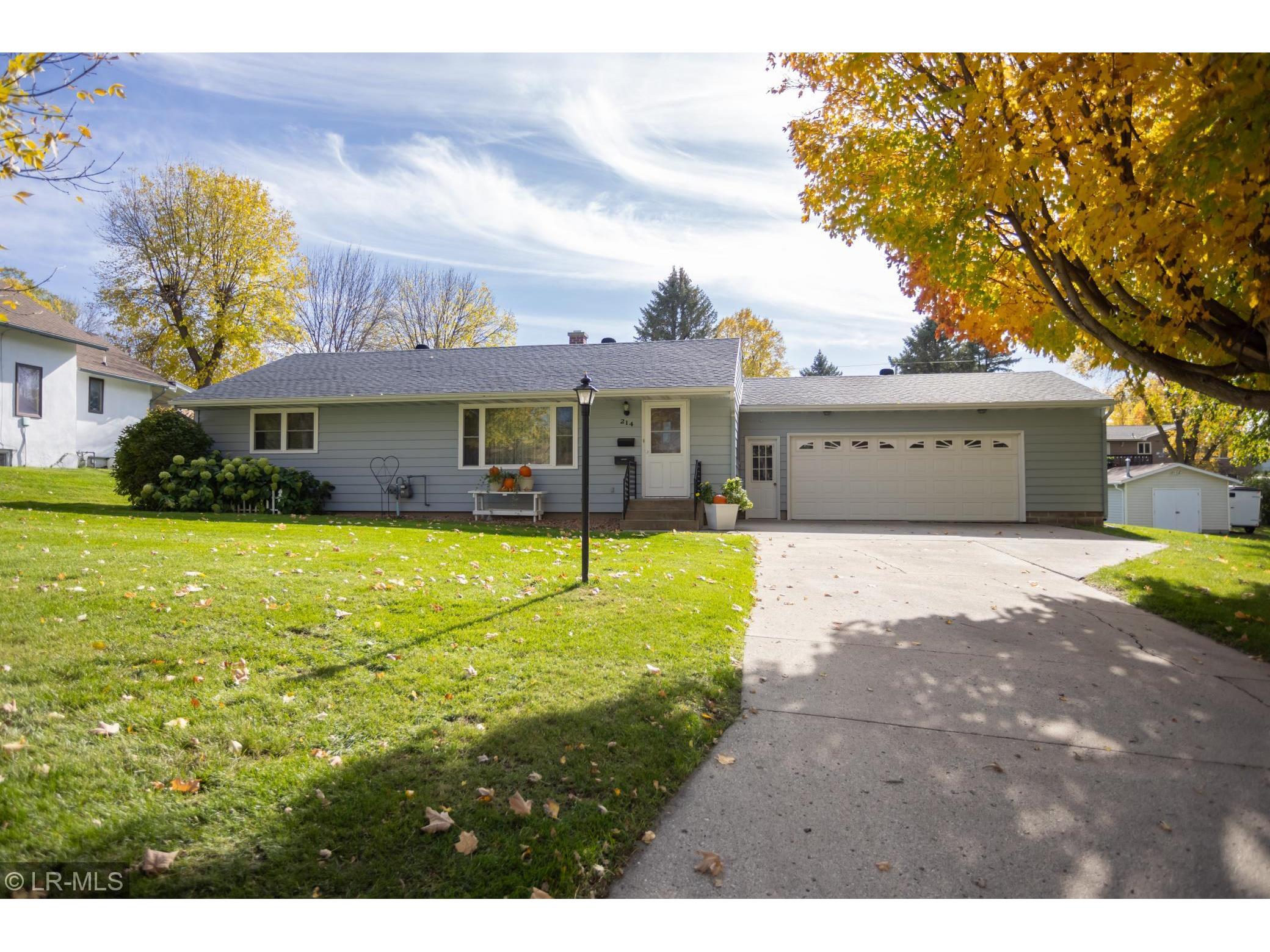 214 E Douglas Avenue Fergus Falls MN 56537 6114436 image1