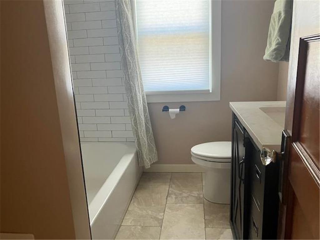 214 Emerald Street SE Minneapolis MN 55414 7059773 image9