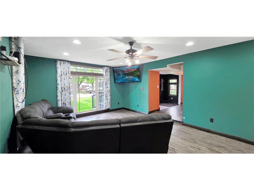 214 Front Street E Redwood Falls MN 56283 7073793 image14