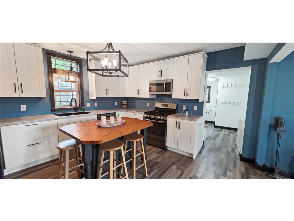 214 Front Street E Redwood Falls MN 56283 7073793 image3