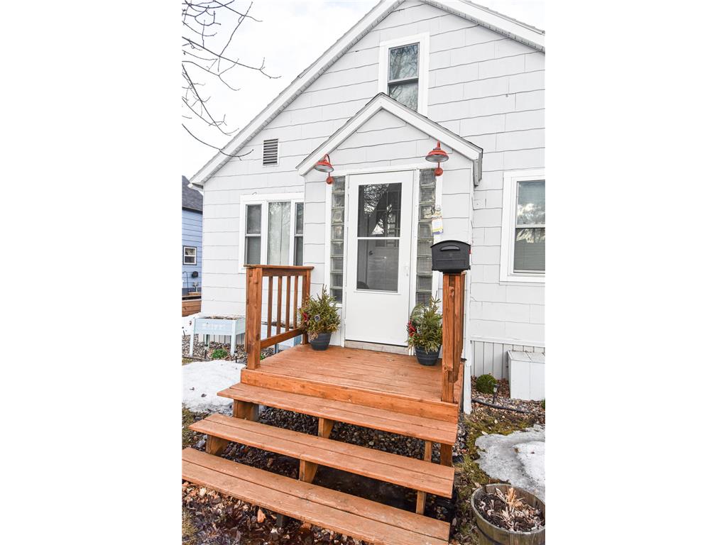 214 Markley Avenue N Thief River Falls MN 56701 7043381 image1
