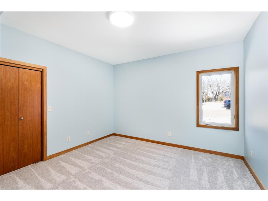 214 S 32nd Avenue E Duluth MN 55812 - Tischer Creek 7071372 image16