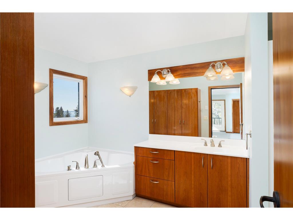 214 S 32nd Avenue E Duluth MN 55812 - Tischer Creek 7071372 image30