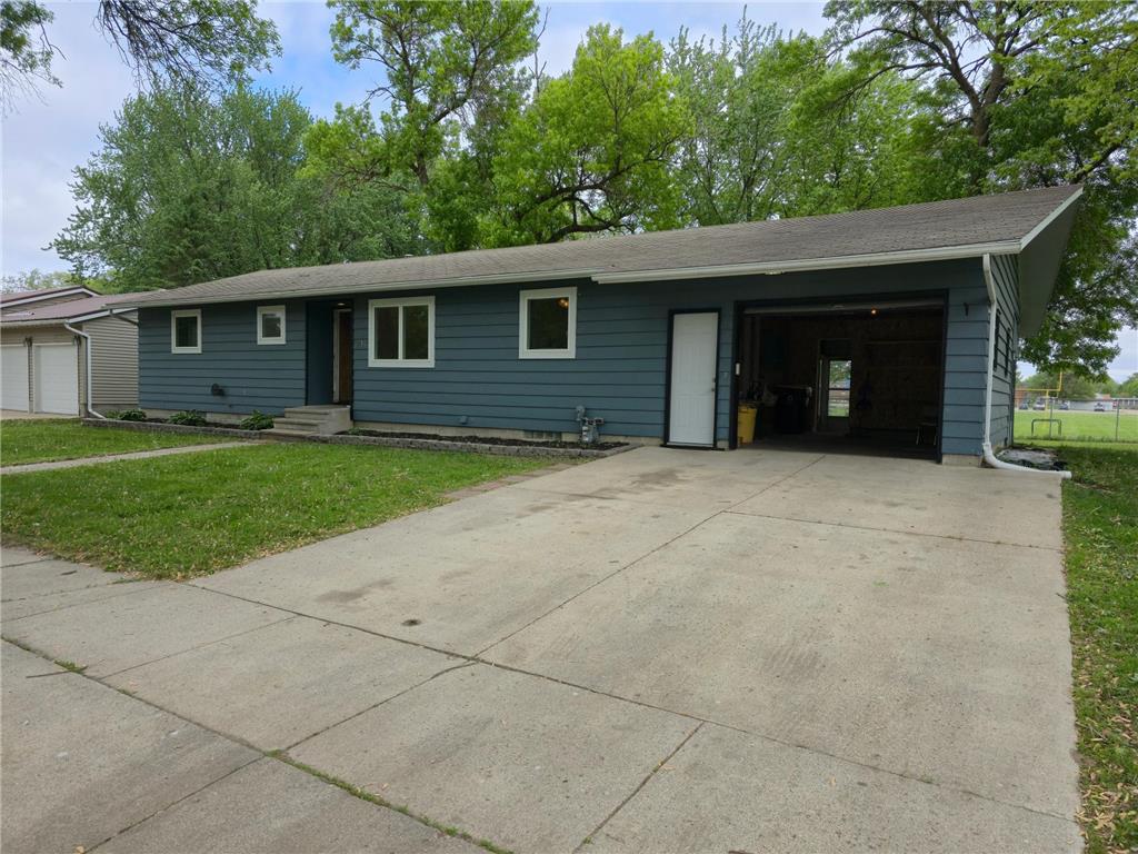 214 S Central Avenue Truman MN 56088 6723153 image1