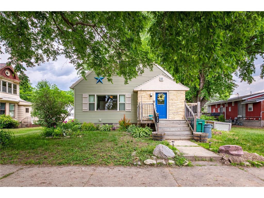 214 S Sherman Street Houston Twp MN 55943 6387325 image1