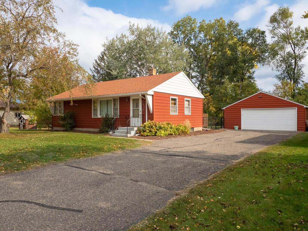 2140 Avon Street N, Roseville, MN 55113 MLS 6271115 Edina Realty