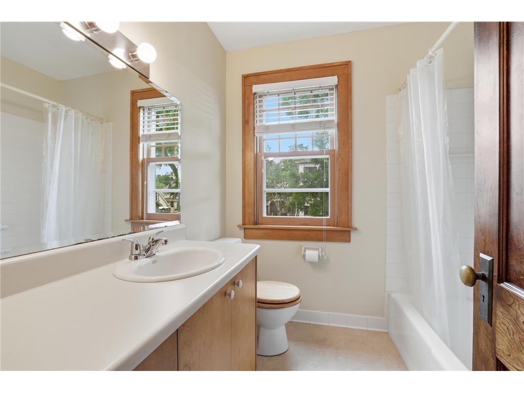 2140 Dayton Avenue Saint Paul MN 55104 7100310 image23