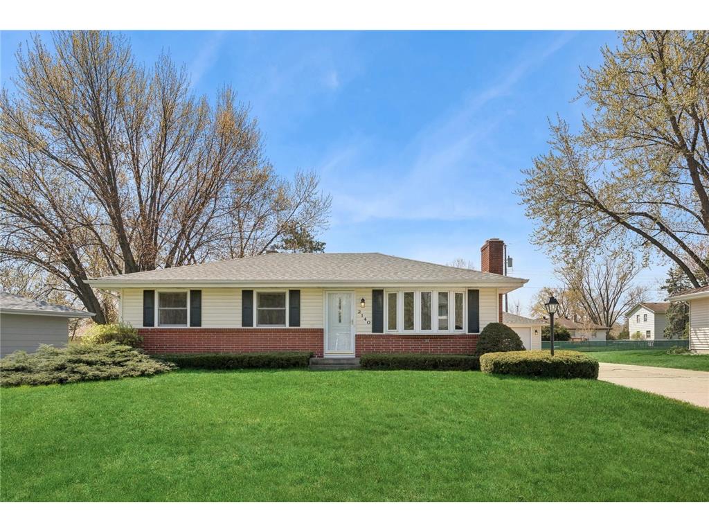 2140 Mapleview Avenue E Maplewood MN 55109 6518065 image1