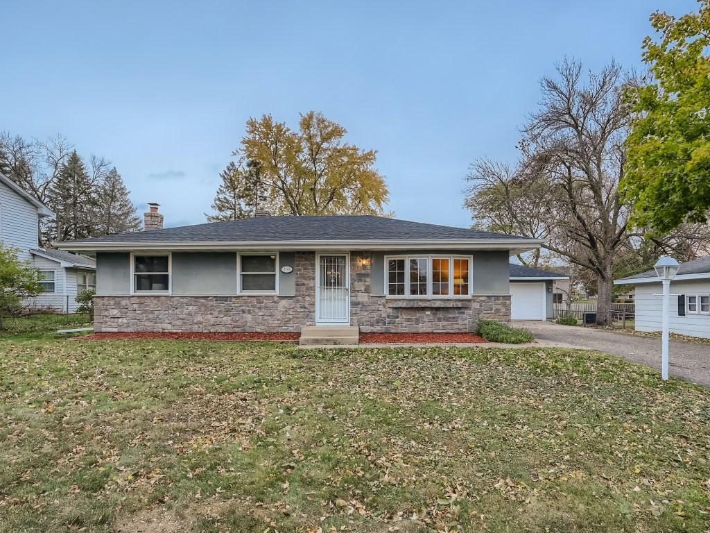 2141 Mapleview Avenue, Maplewood, MN 55109 MLS 6274426 Edina Realty