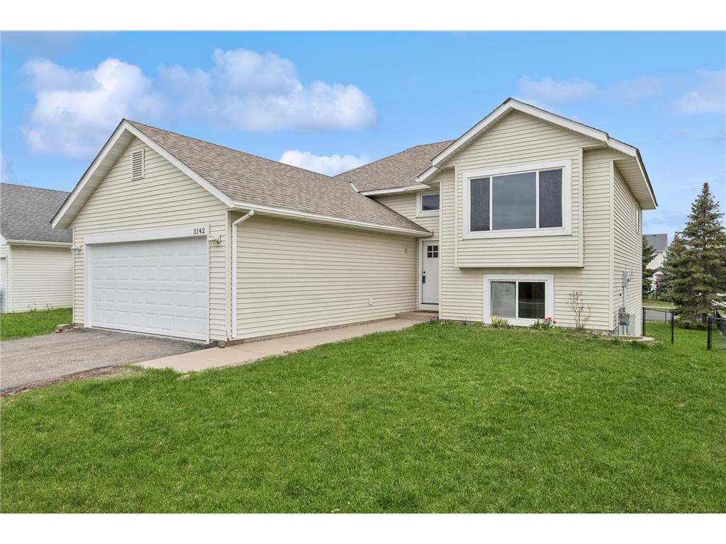 2142 Omega Drive Shakopee MN 55379 6517201 image1