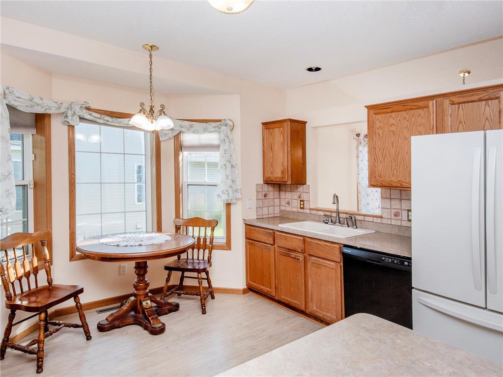 2144 Albemarle Court N Roseville MN 55113 7095733 image10