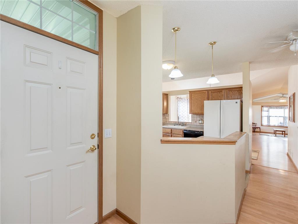 2144 Albemarle Court N Roseville MN 55113 7095733 image22