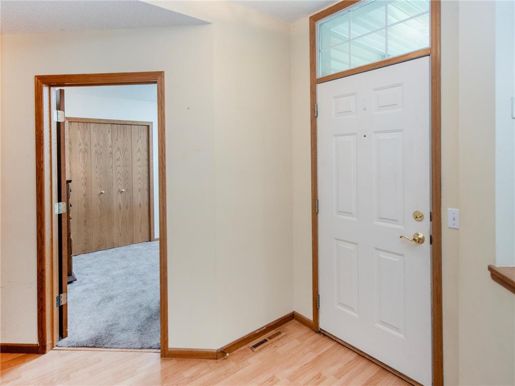 2144 Albemarle Court N Roseville MN 55113 7095733 image23