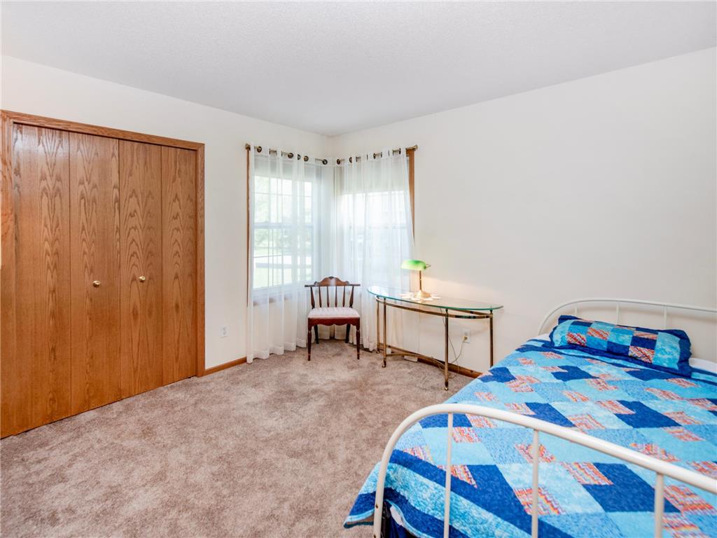 2144 Albemarle Court N Roseville MN 55113 7095733 image24