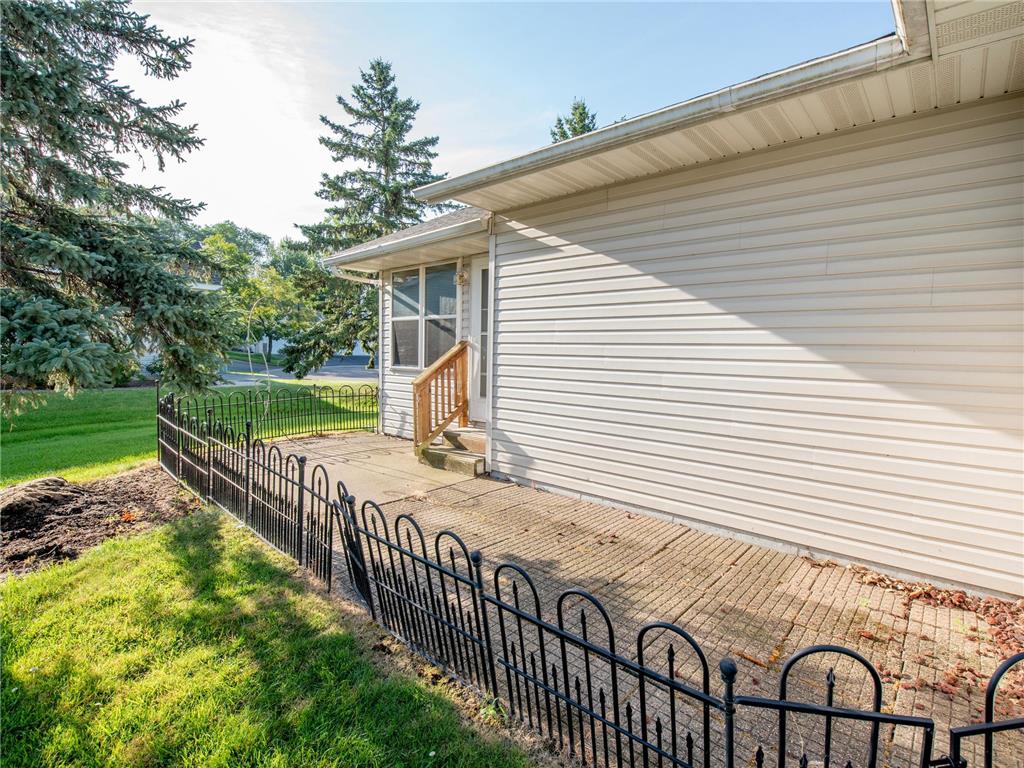 2144 Albemarle Court N Roseville MN 55113 7095733 image29