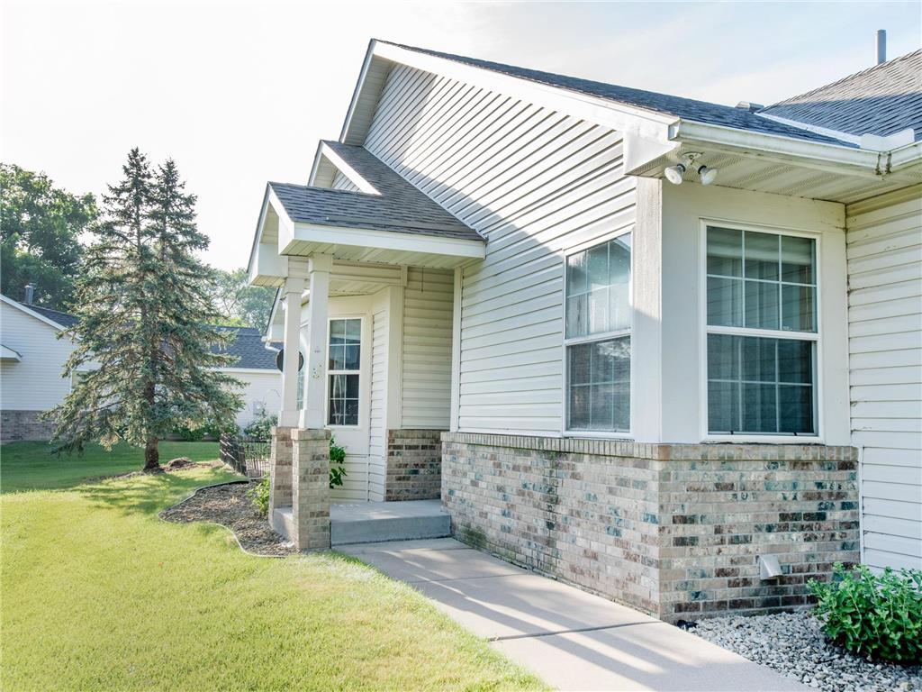 2144 Albemarle Court N Roseville MN 55113 7095733 image3
