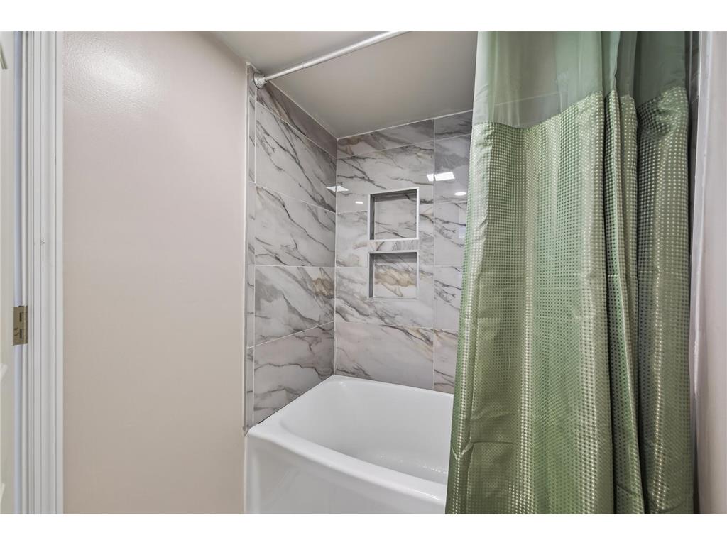 2144 Geranium Avenue E Saint Paul MN 55119 7080169 image22