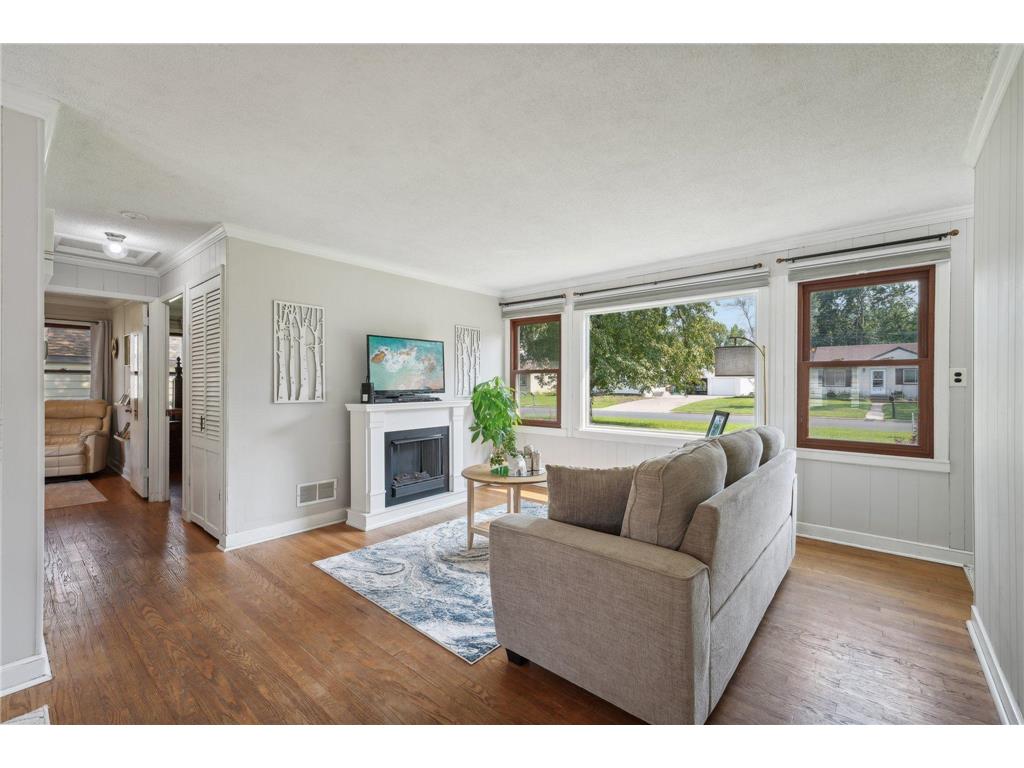 2147 Floral Drive White Bear Lake MN 55110 - White Bear 6568508 image1