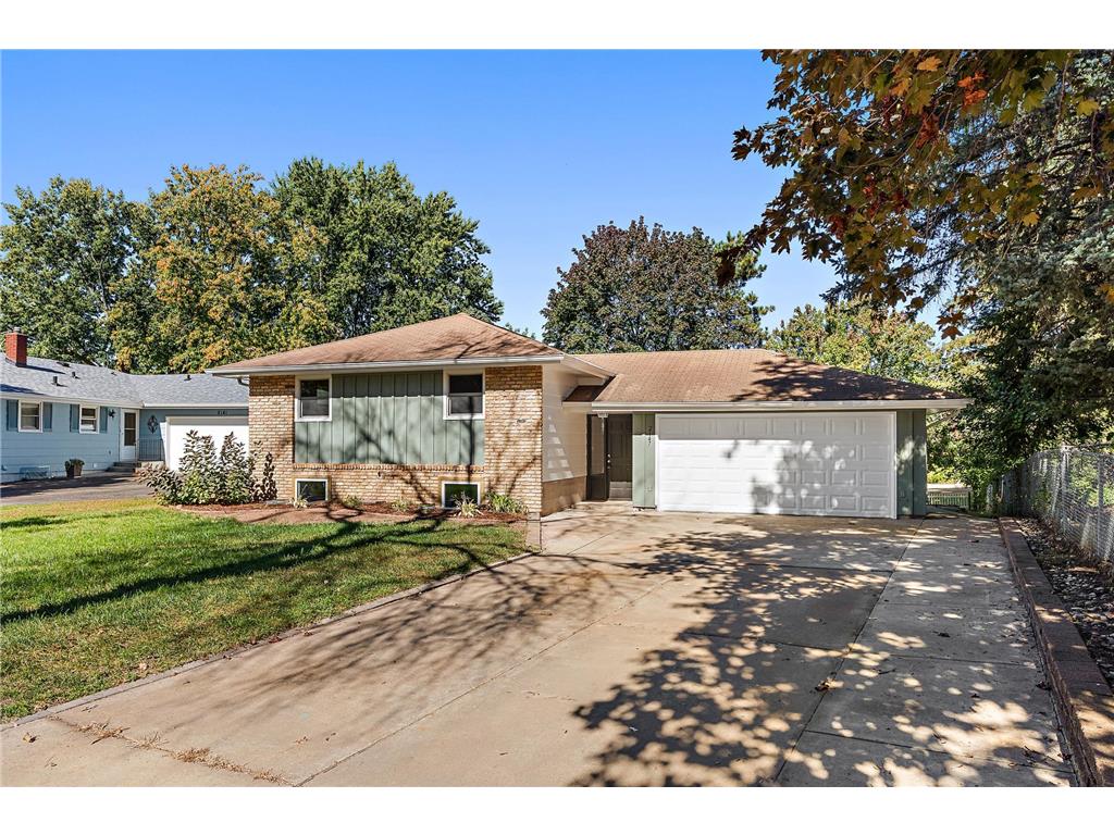 2147 Mohawk Road E North Saint Paul MN 55109 - Casey Lake 6606019 image1