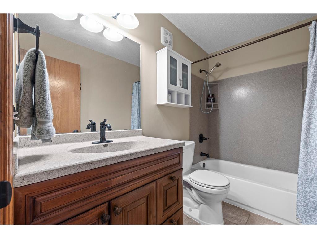 2147 Ponds Court Shakopee MN 55379 7072060 image33