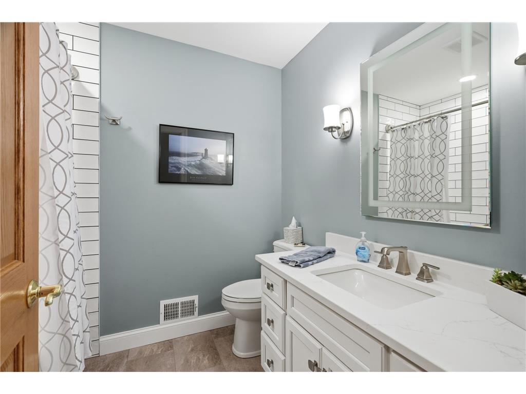 2149 Lamplight Drive Woodbury MN 55125 7065529 image20