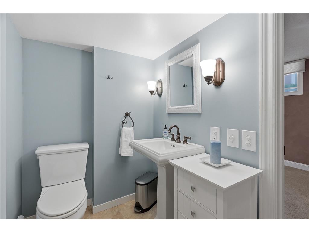 2149 Lamplight Drive Woodbury MN 55125 7065529 image29