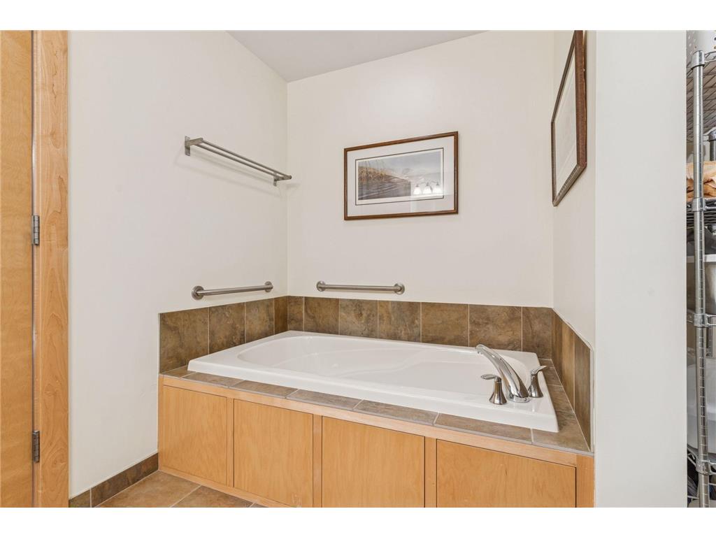 215 10th Avenue S #211 Minneapolis MN 55415 7000861 image35